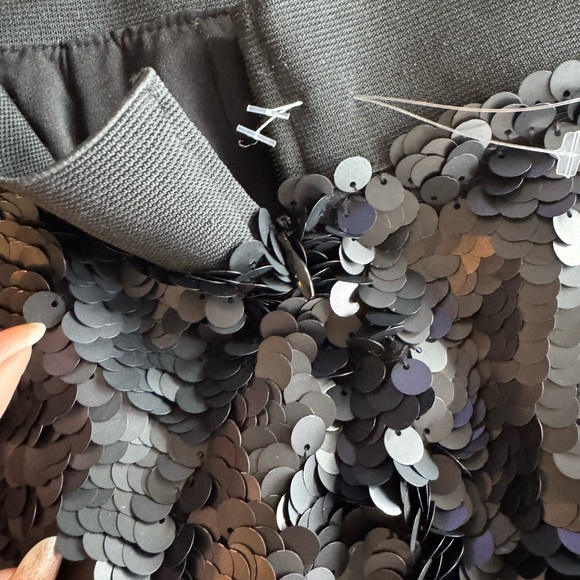 BCBGMAXAZRIA SEQUINS MINI SKIRT IN BLACK - Picture 7 of 9